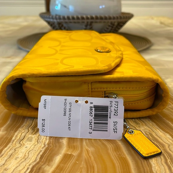 Coach Getaway Signature Nylon Cosmetic Kit Bag in Sunflower Gold 🌻 NWT - Picture 3 of 8